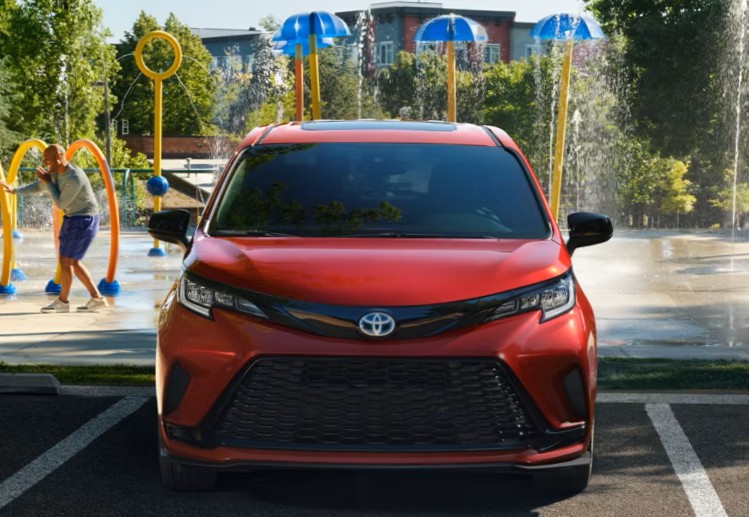  available in Springfield, NJ at Autoland Toyota