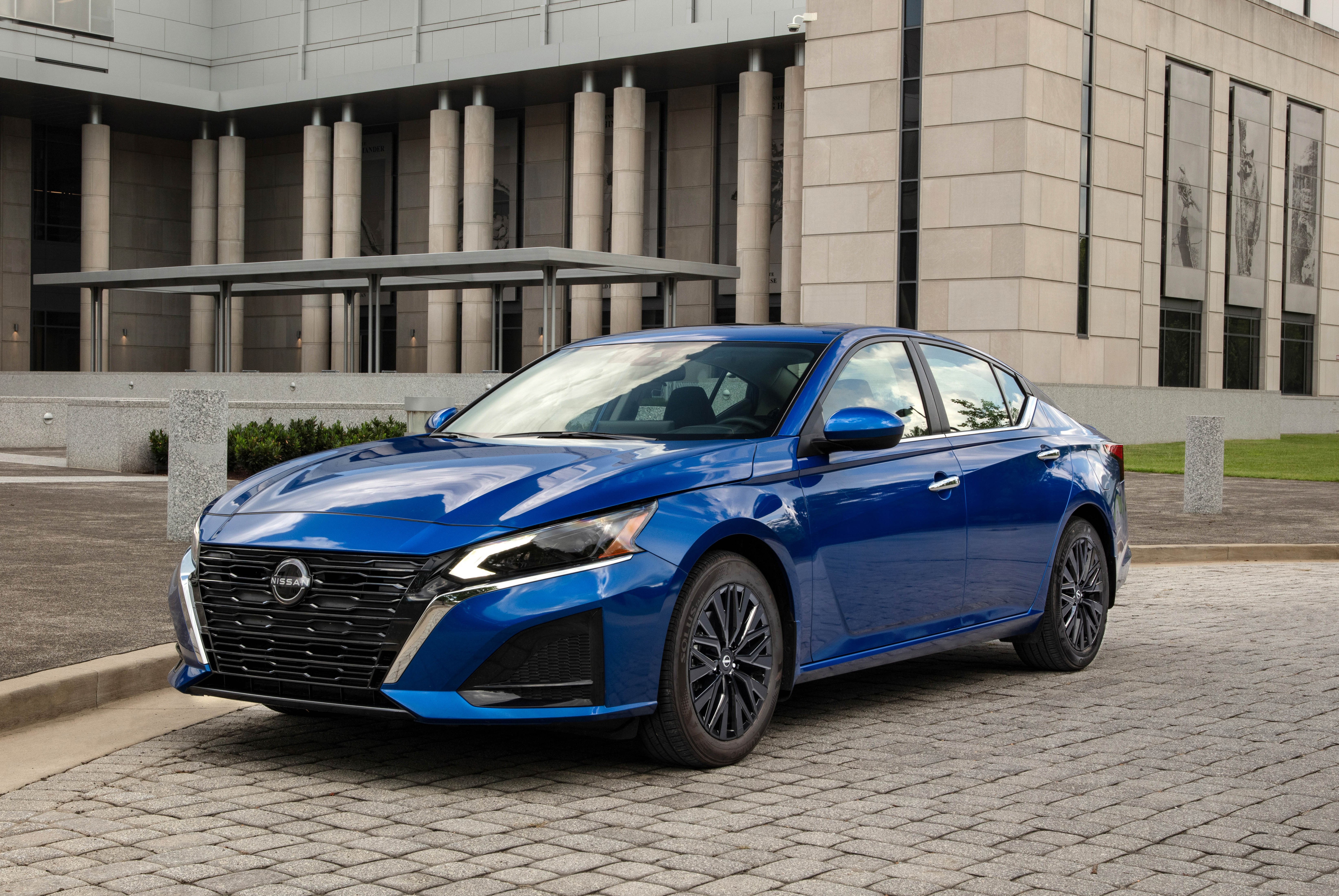 Nissans available in Bismarck, ND at 